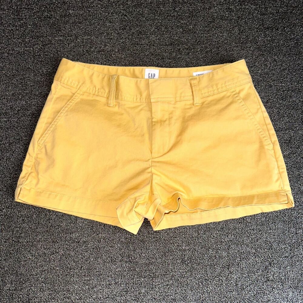 Gap City Chinos Shorts Women’s 2P Mustard Yellow Mid Rise Summer 2.5" Inseam